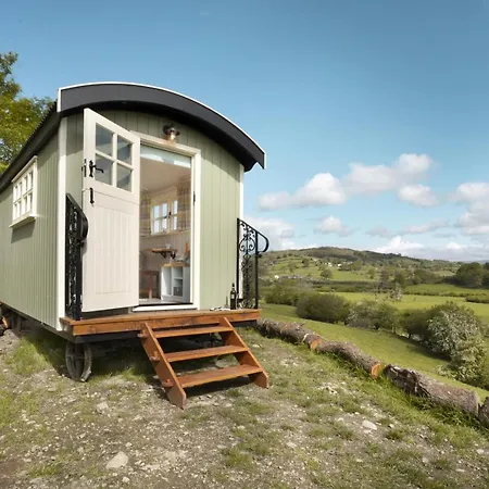 Campsite The Heron Shepherds Hut At Lyth Valley